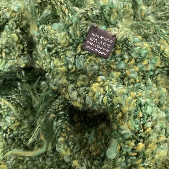 Gorgeoys Bouclé Green Cape fits med to large - Picture 11 of 11